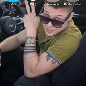 Meet your Posher, Carlos javier